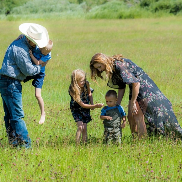 Meet your Posher, Amanda - Picture 3 of 4